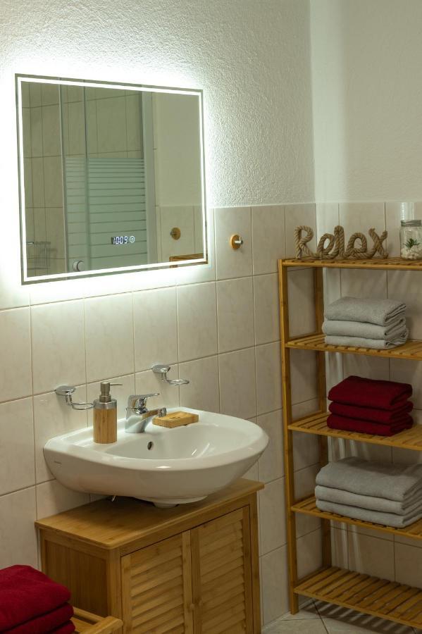 Ferienwohnung FUCHSBAU im EG des Ferienhauses Falkenhöhe Oberweißbach Exterior foto